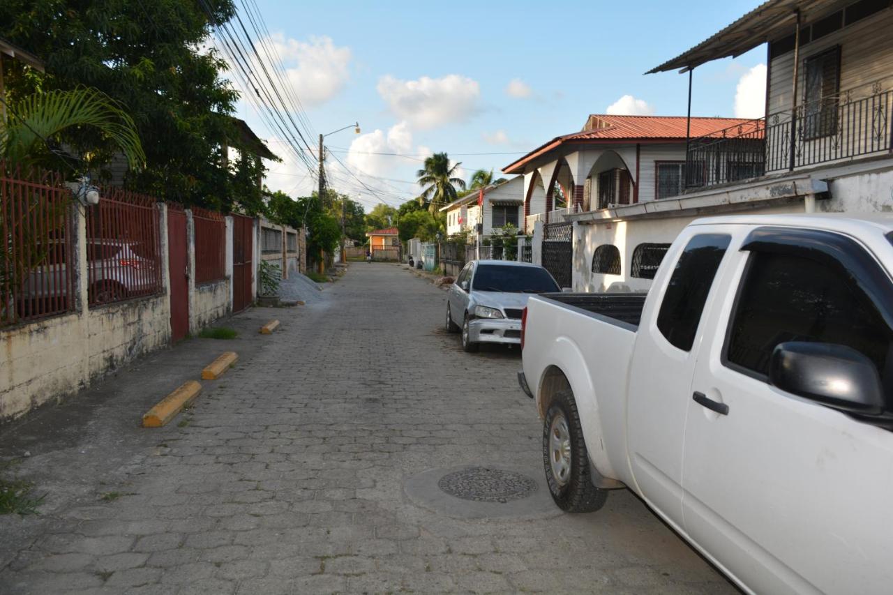 Apartamentos Y Hostal Rudon #1 Puerto Cortes Exteriér fotografie